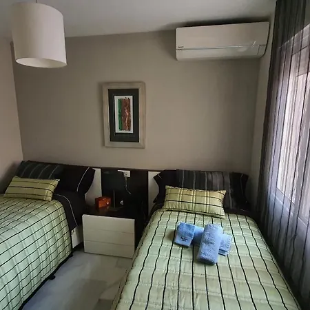 Lyrioshomes , Piscina Y Parque Infantil Апартаменты *